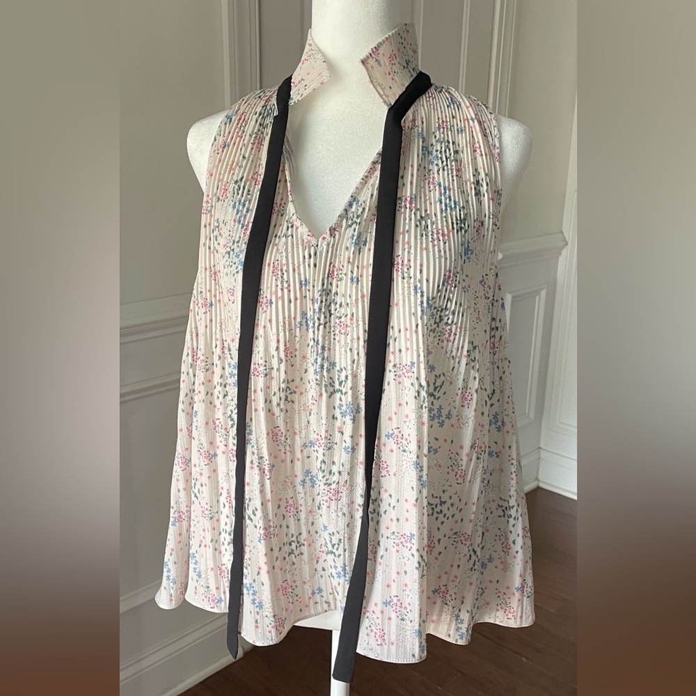 English Factory Sleeveless Pleated Floral Blouse – Size Small